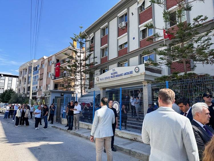 Muhsin Aydemir kimdir? İzmir İl Emniyet Müdürü Şehit Muhsin Aydemir kaç yaşındaydı ve evli miydi? 5